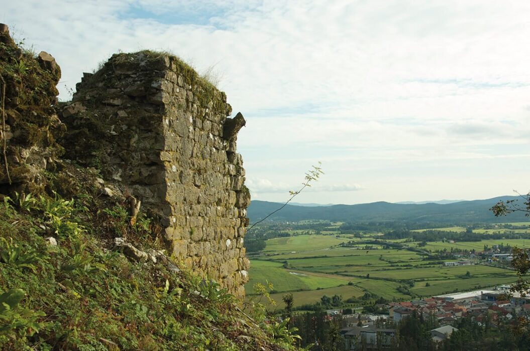 Grad Postojna (Adelsberg) na Soviču / Postojna Castle (Adelsberg),