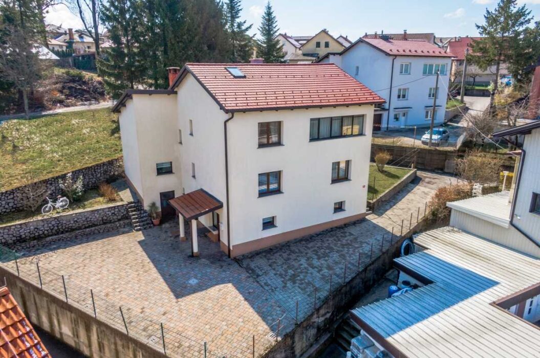 Apartmaji Krašna / Apartments Krašna