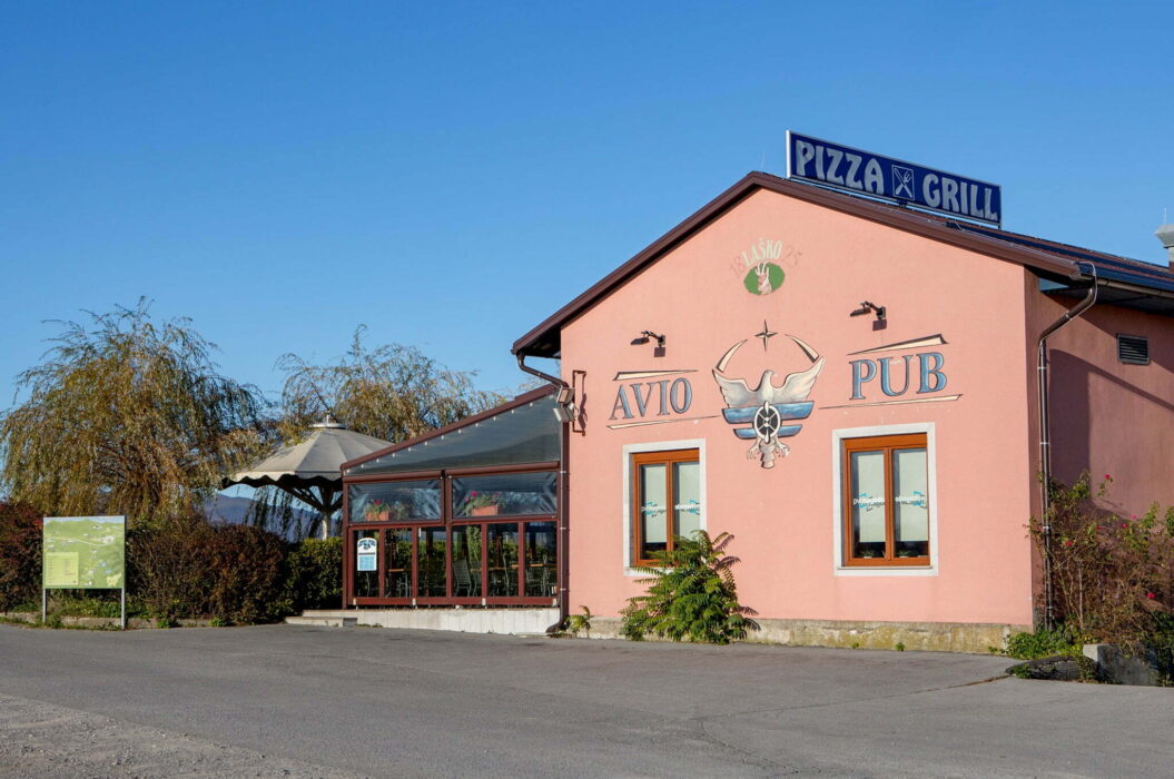 Avio Pub