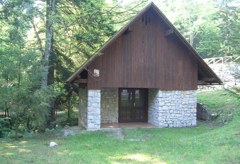 Kamp Pivka jama
