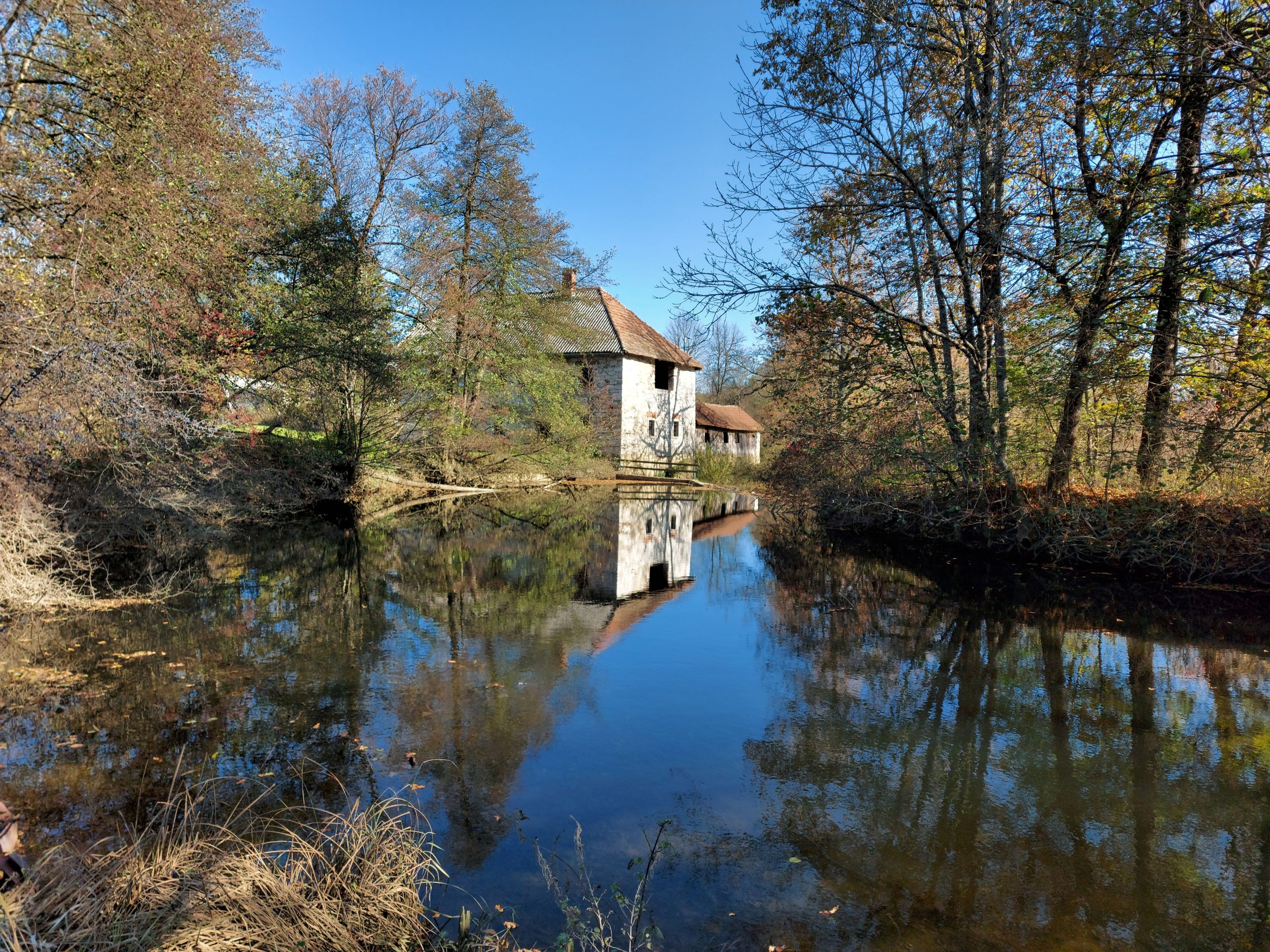 Walking path to Geržin's mill
