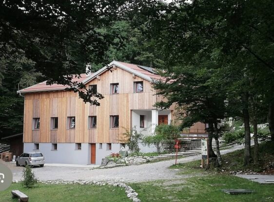 Vojkova koča Nanos